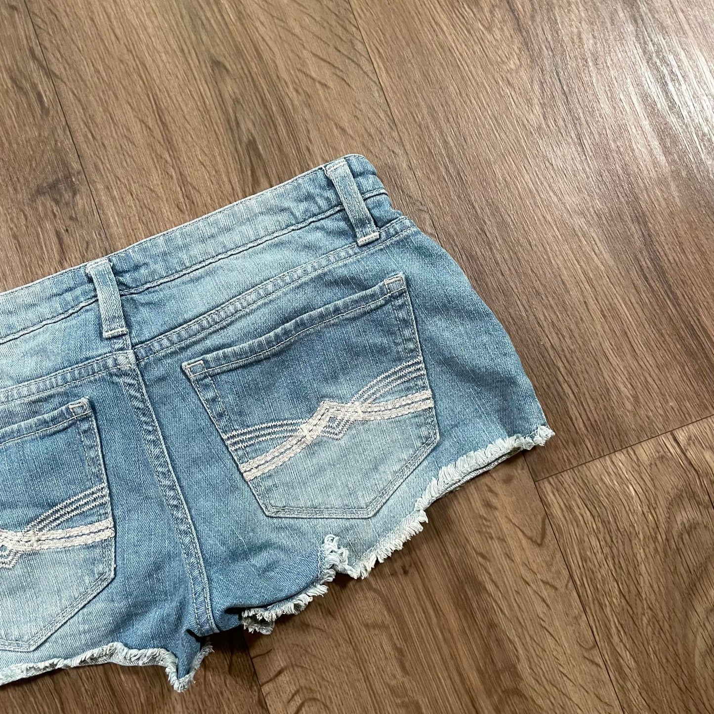 Mudd Y2K Low Waisted Light Wash Mini Denim Shorts