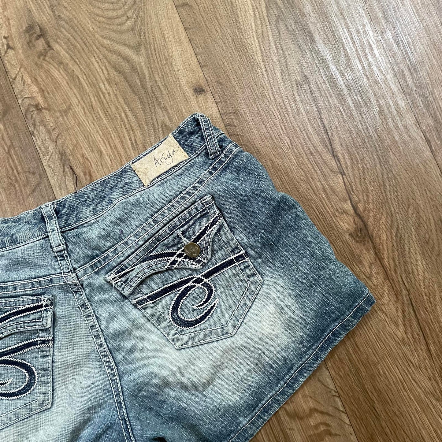 Ariya Jeans Low Waisted Embroidered Shorts