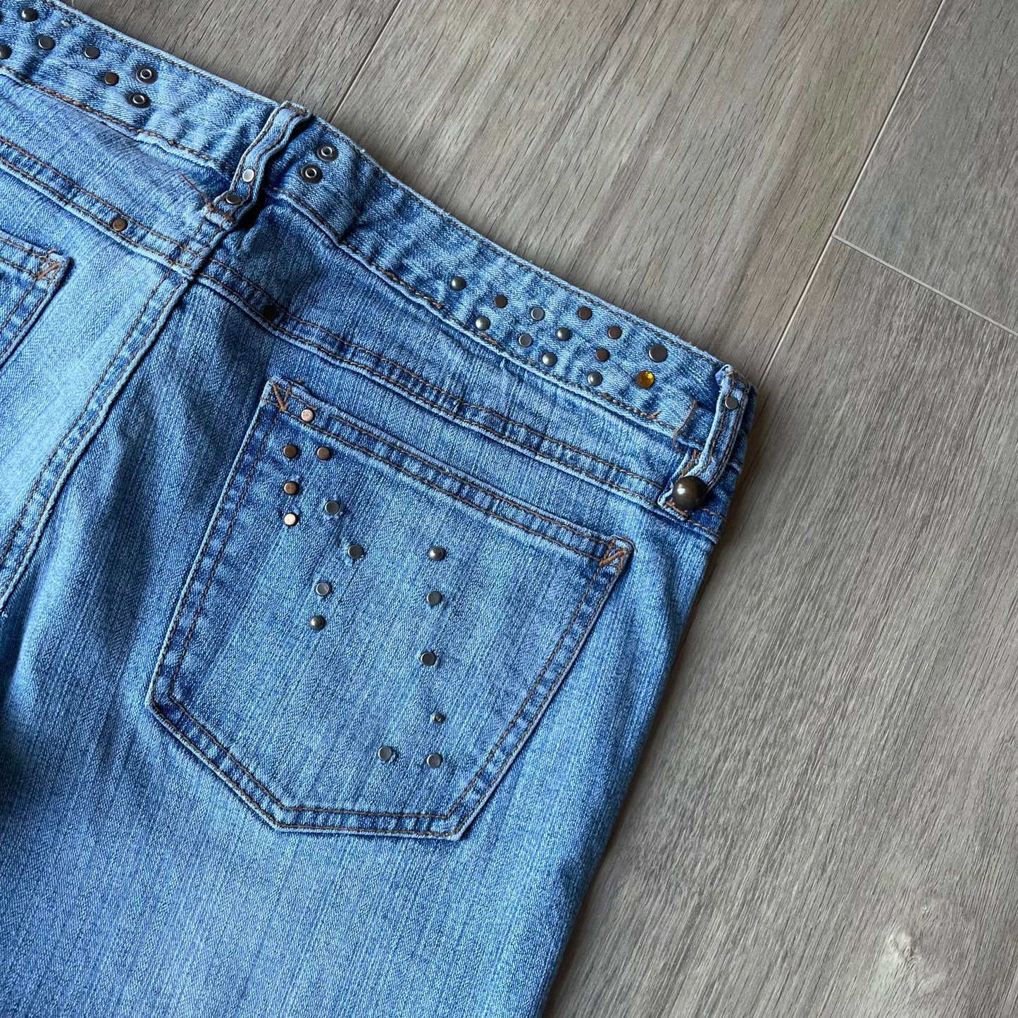 Mudd Studded Y2K Style Low Rise Boot Cut Jeans W31 L32