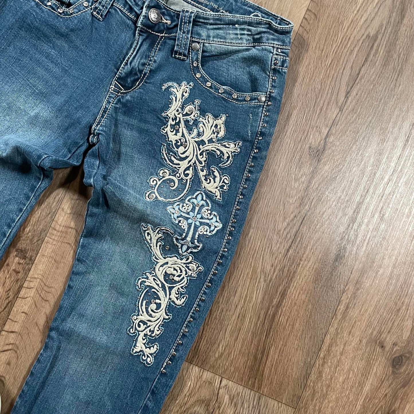Trinity Ranch Cross Embroidered Boot Cut Jeans W28 L33