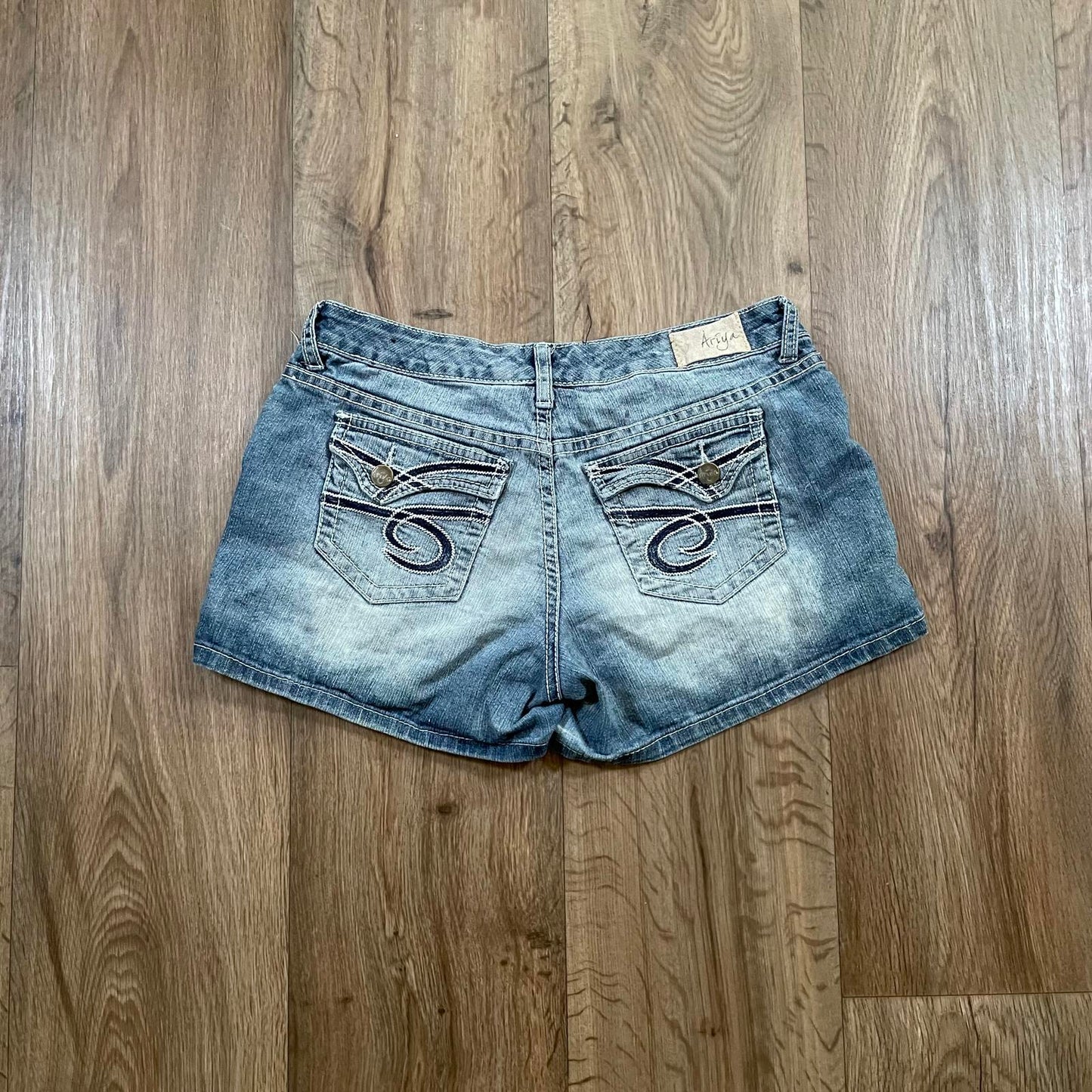 Ariya Jeans Low Waisted Embroidered Shorts