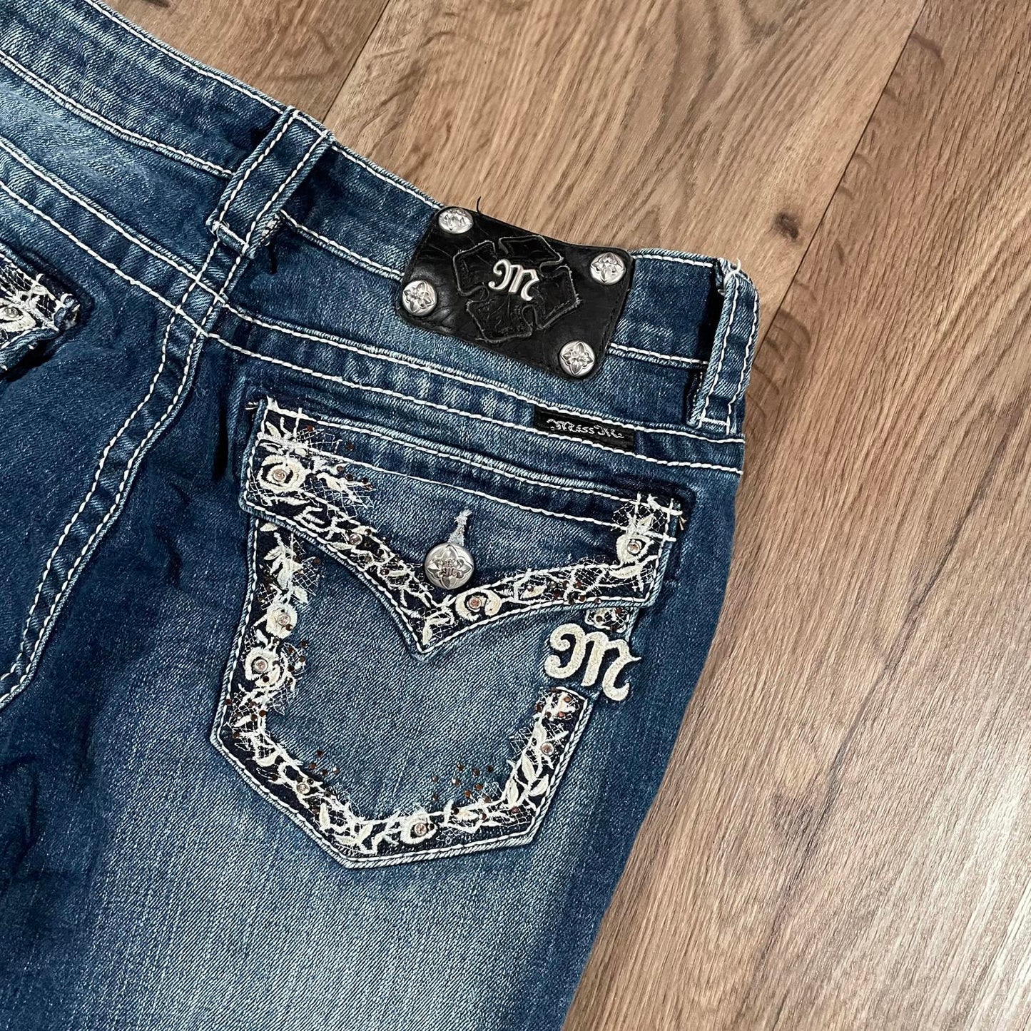 Miss Me Boyfriend Capri Jeans Flowered Detail
