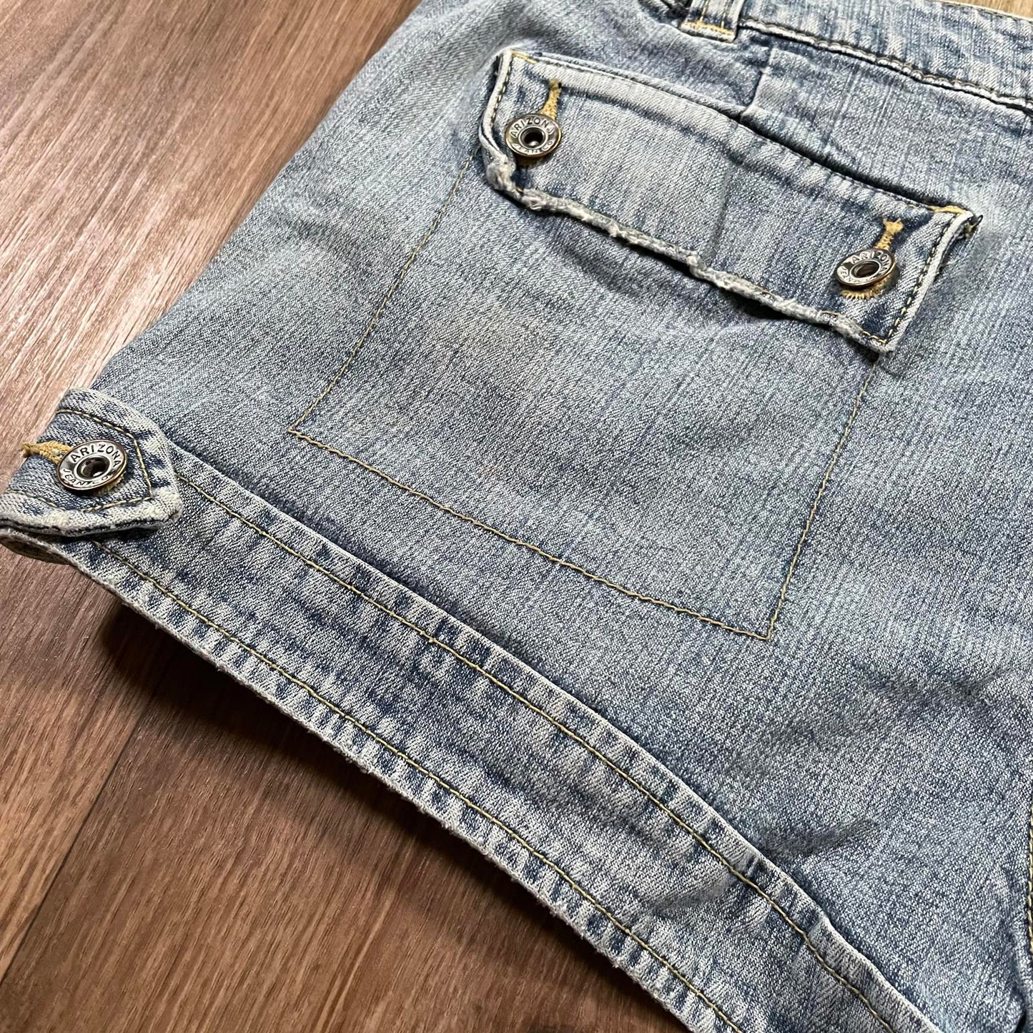 Arizona Jean Button Detail Mini Shorts W34