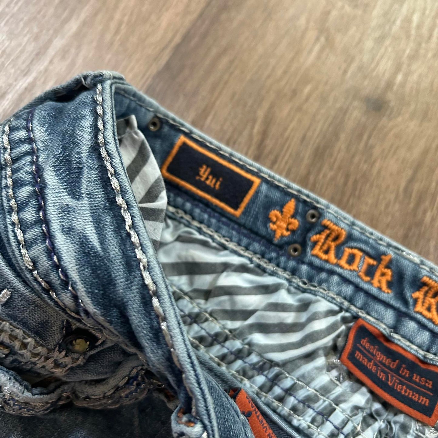 Rock Revival Mid Rise Shorts