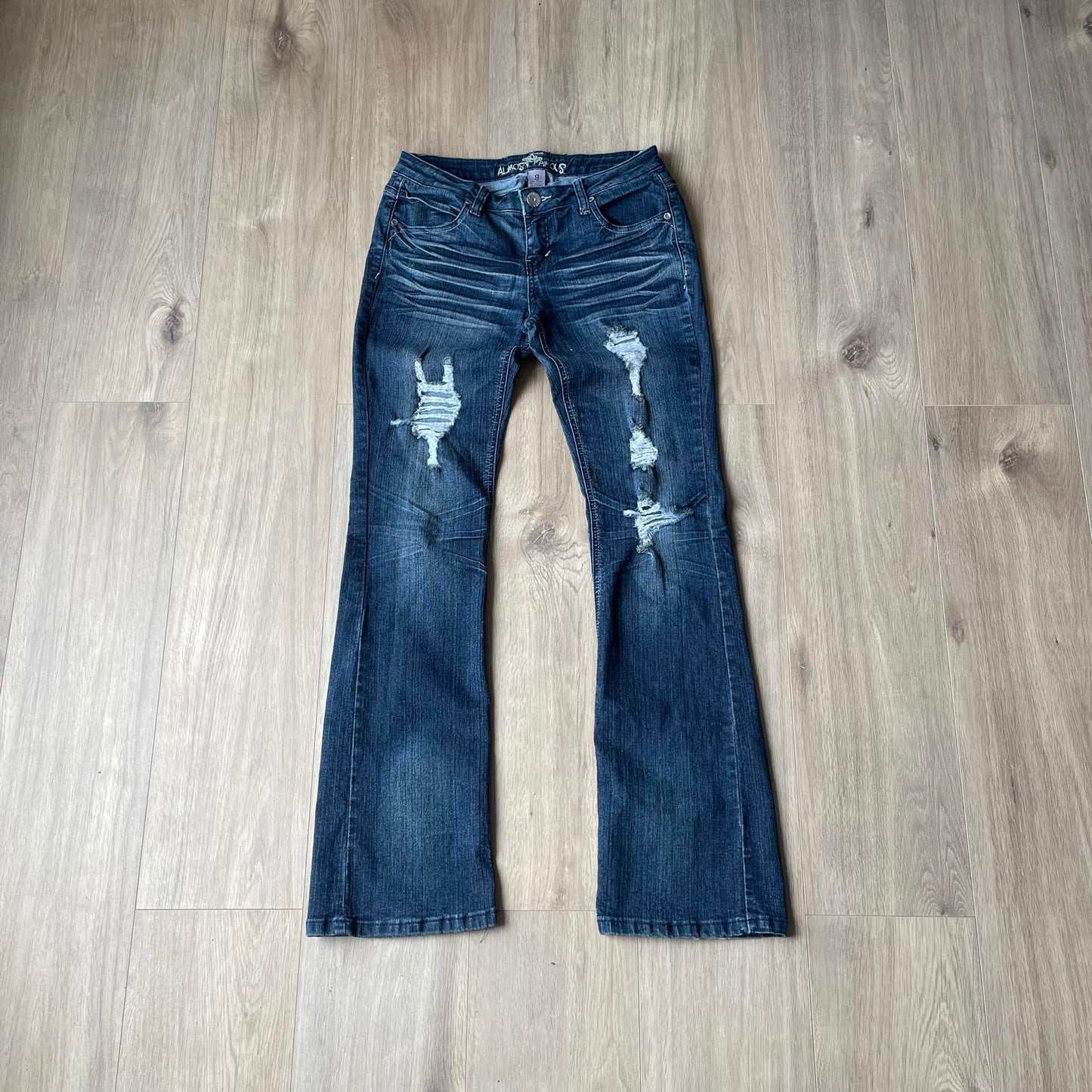 Almost Famous Dark Embroidered Ripped Jeans Y2K Style Low Wasited W30 L33