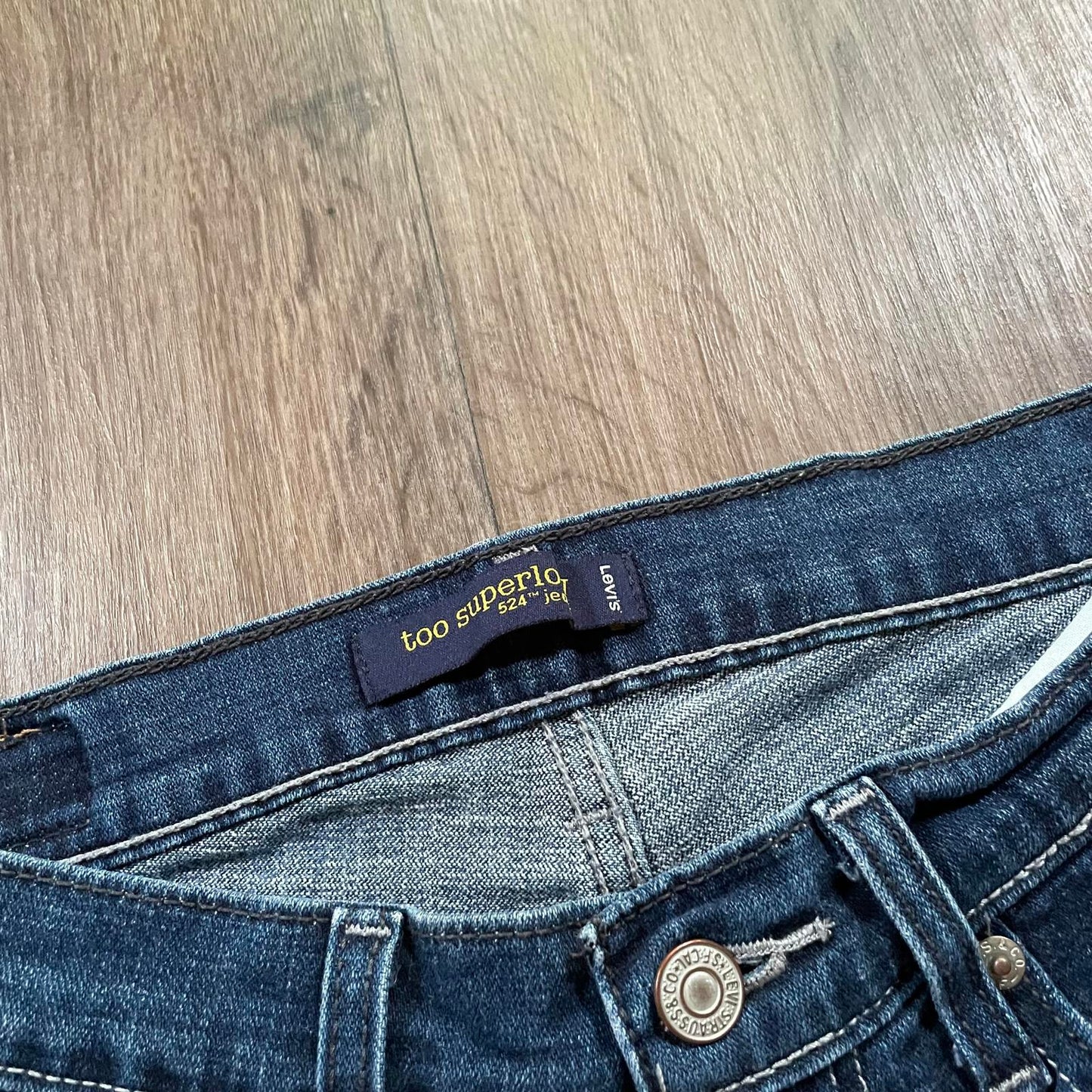 Levi’s 2 Super Low Mini Y2K Shorts W28