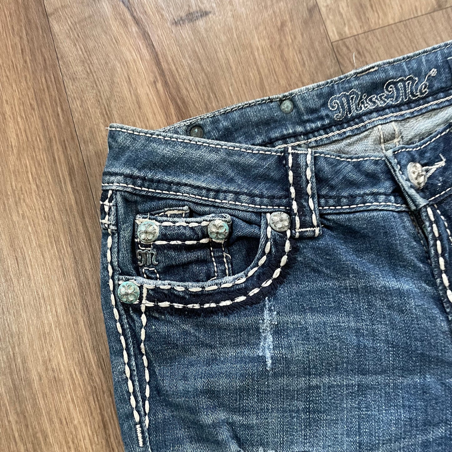 Miss Me Ripped Detail Straight Jean