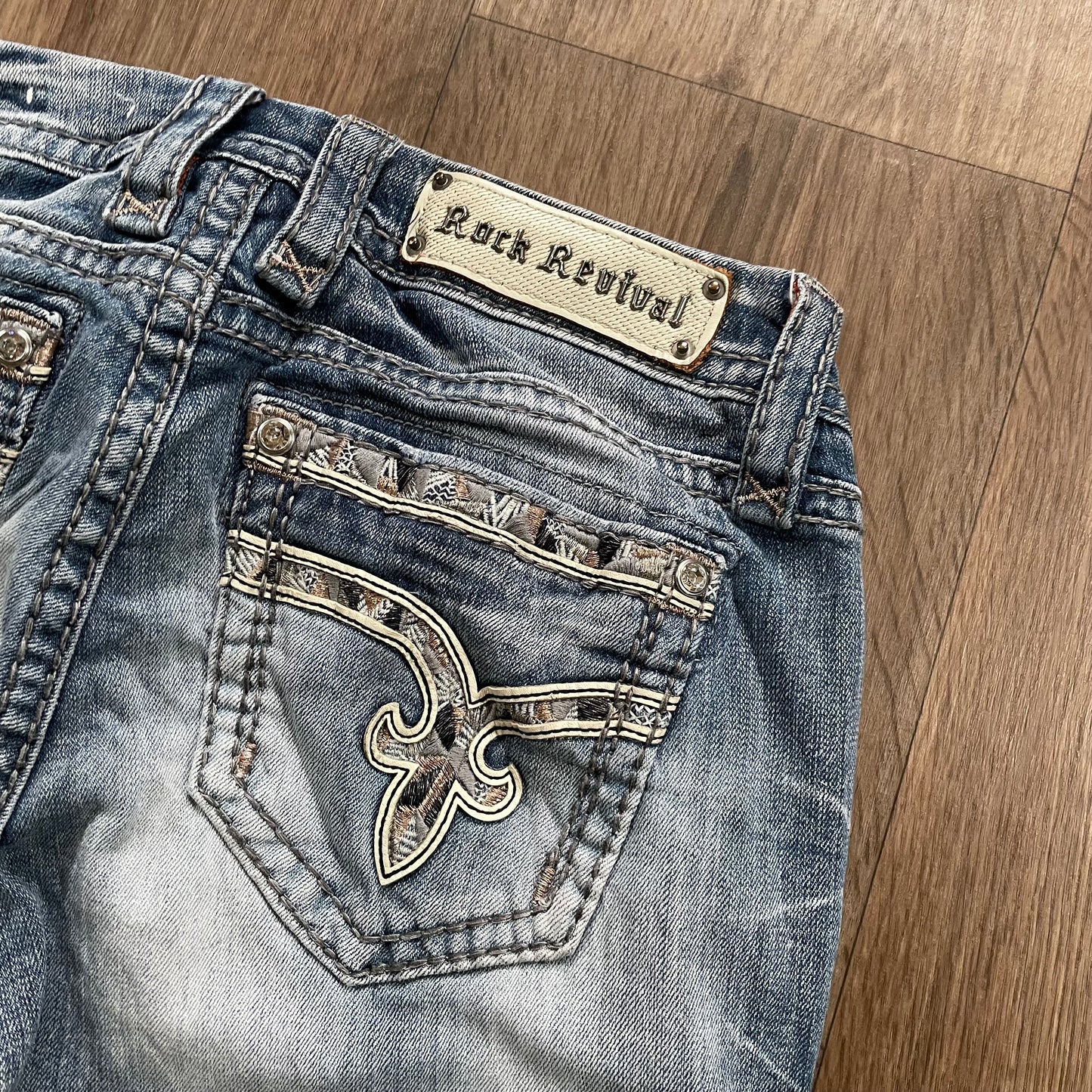 Rock Revival Embroidered Pocket Capri