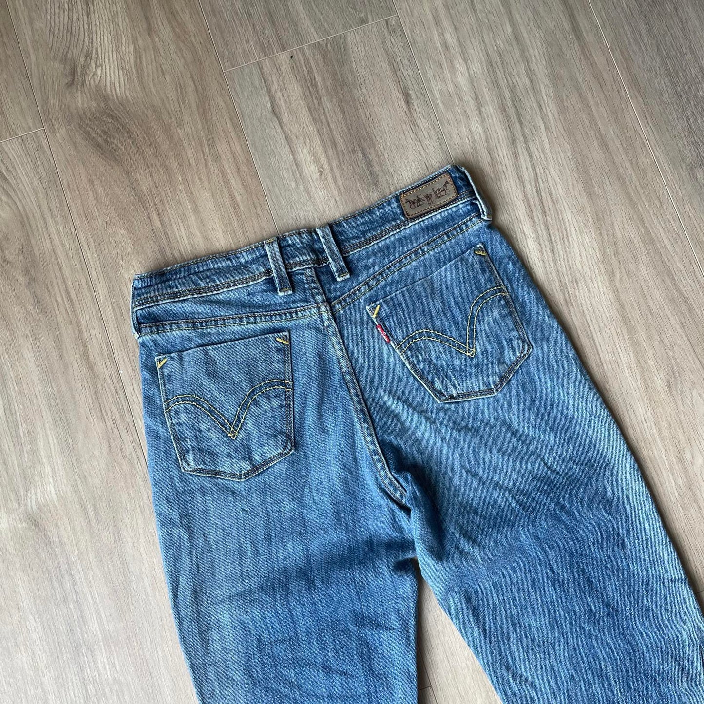 Levi’s Embroidered Boot Cut Jeans Y2K Style W28 L32