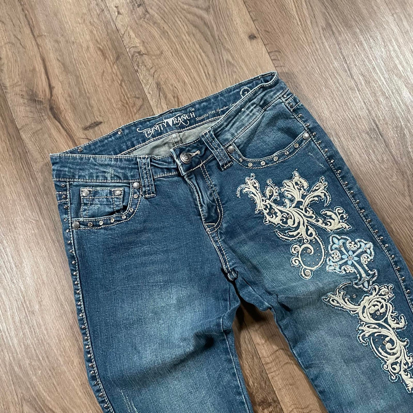 Trinity Ranch Cross Embroidered Boot Cut Jeans W28 L33