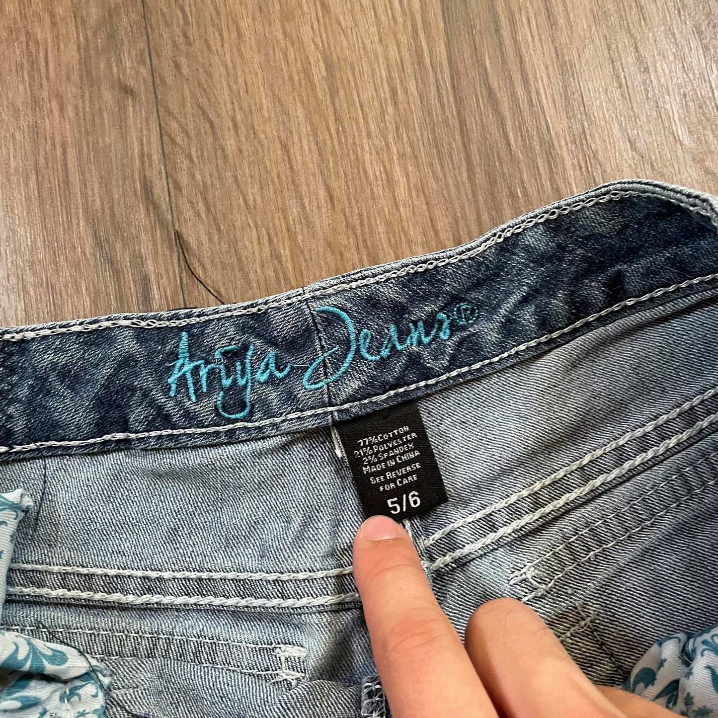 Ariya Jeans Low Waisted Embroidered Shorts