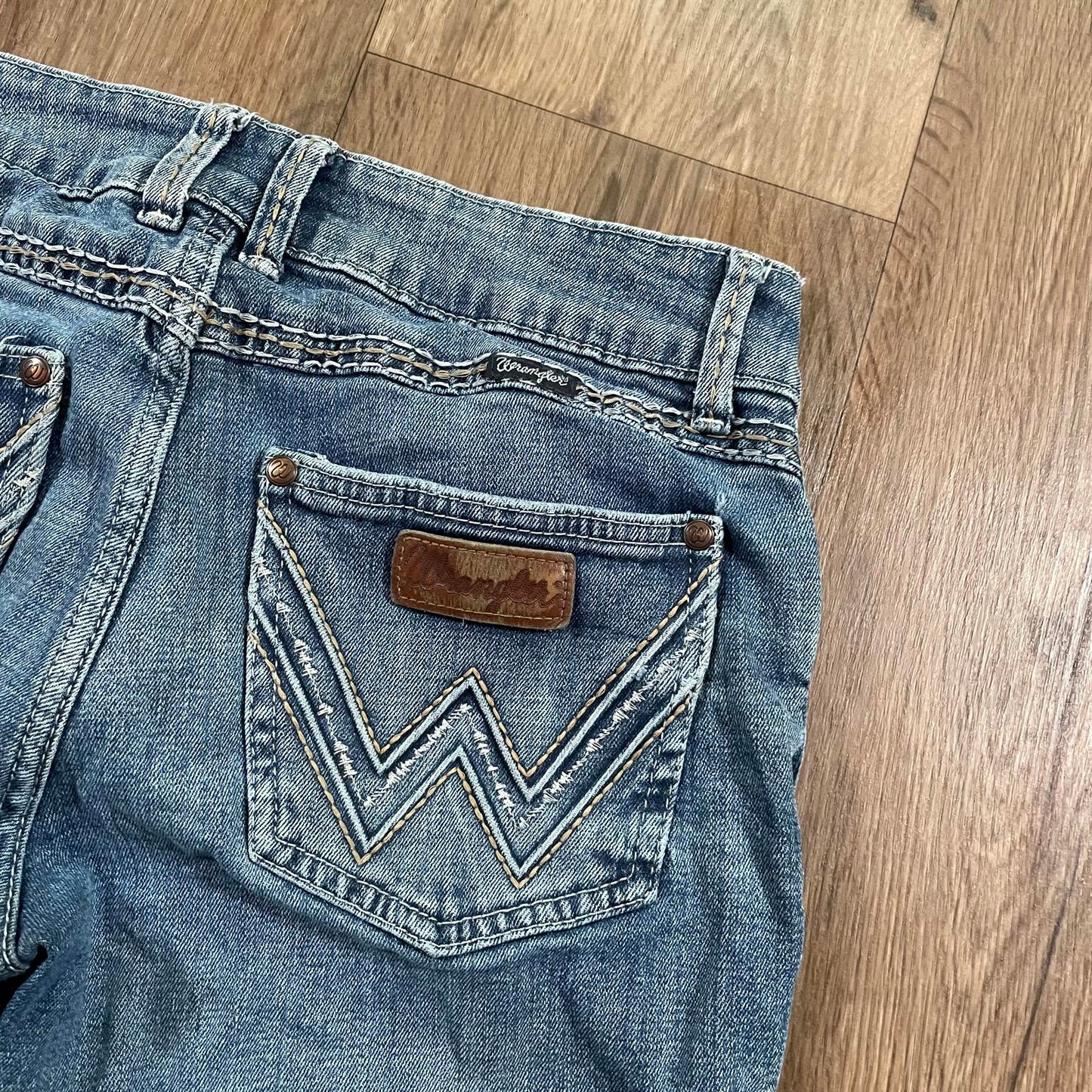 Wrangler Boot Cut Jeans Embroidered Pockets