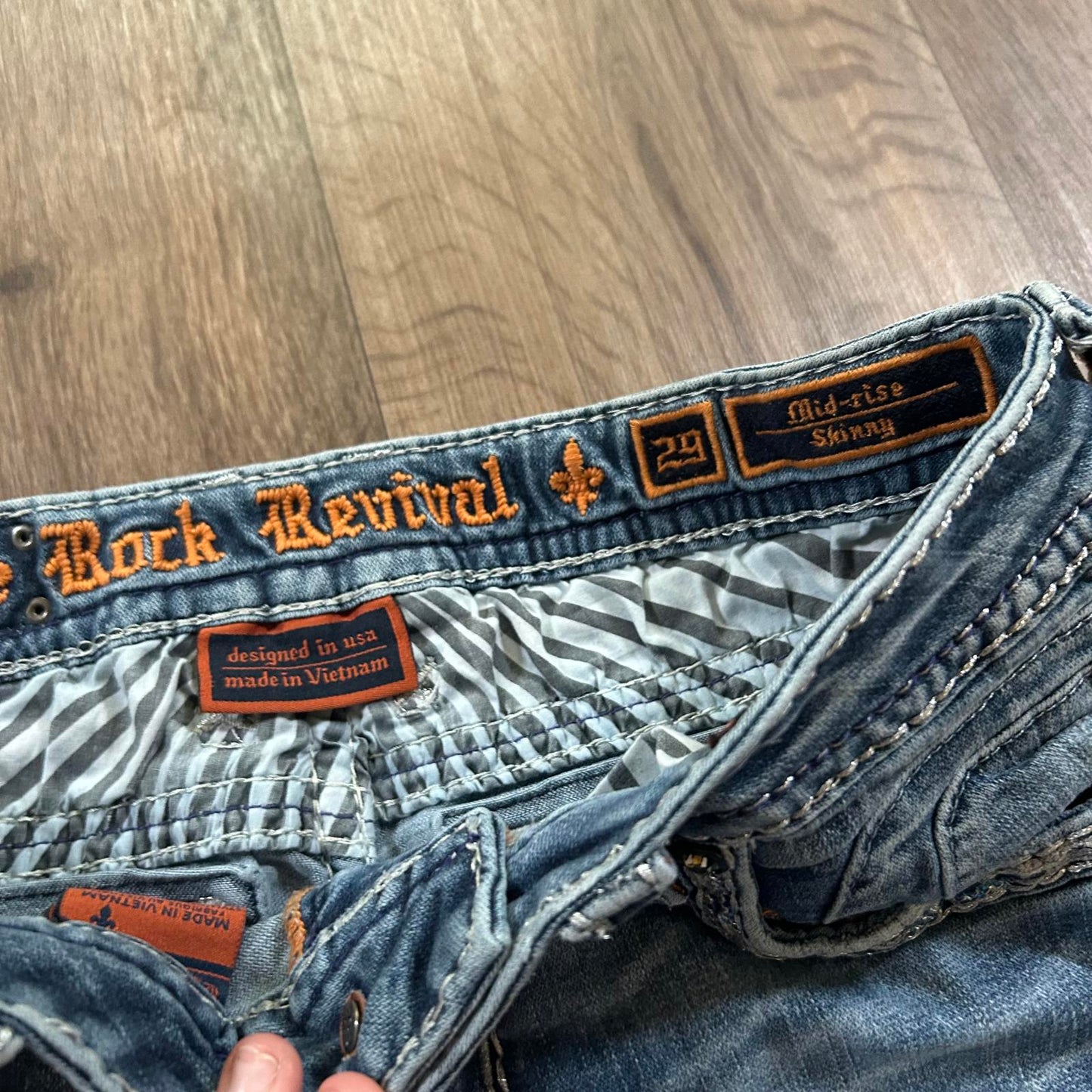 Rock Revival Mid Rise Shorts