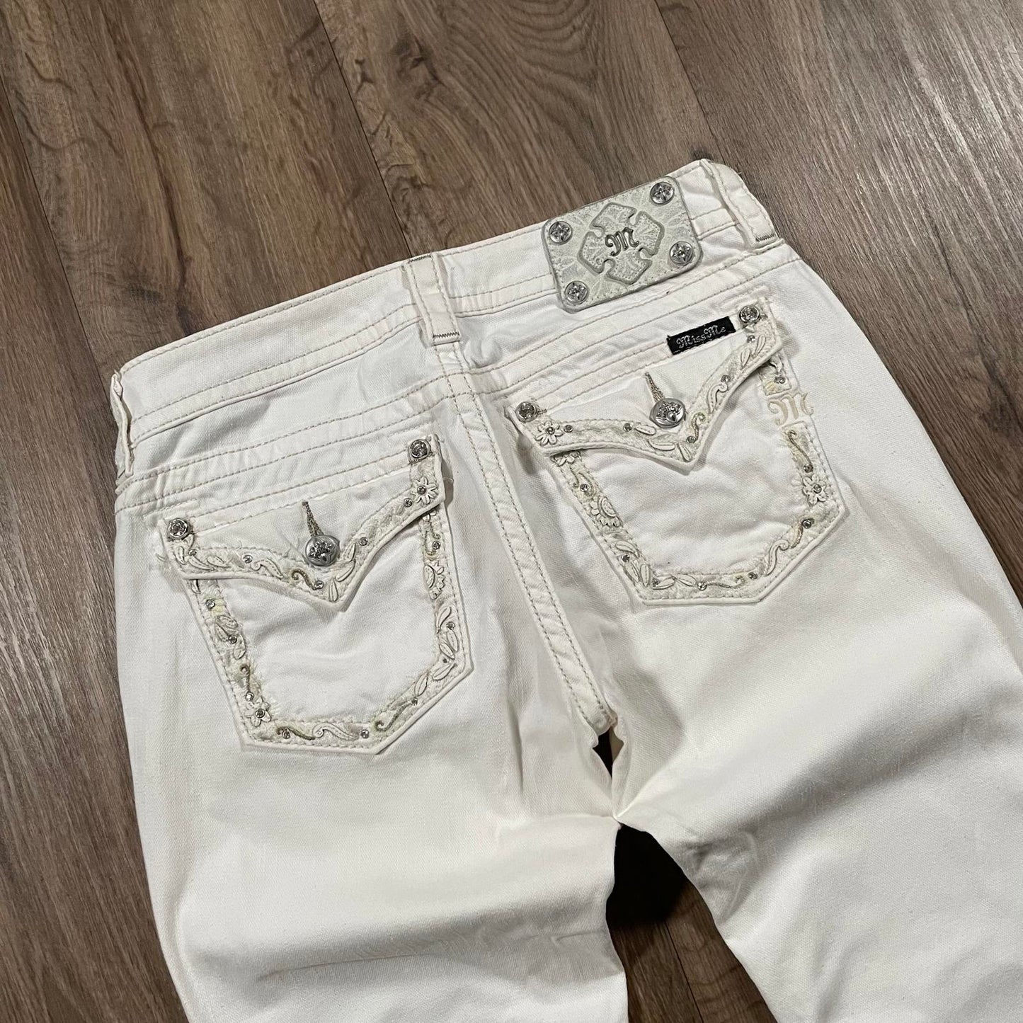 Miss Me Embroidered White Skinny Jeans