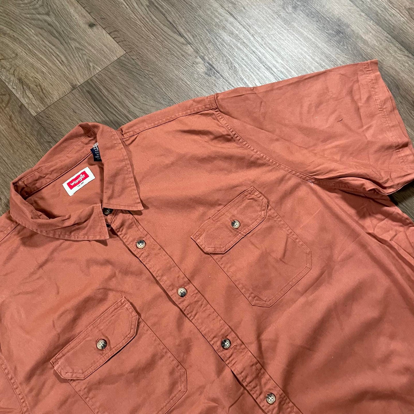 Wrangler Burned Orange Button-Up Short Sleeve Shirt