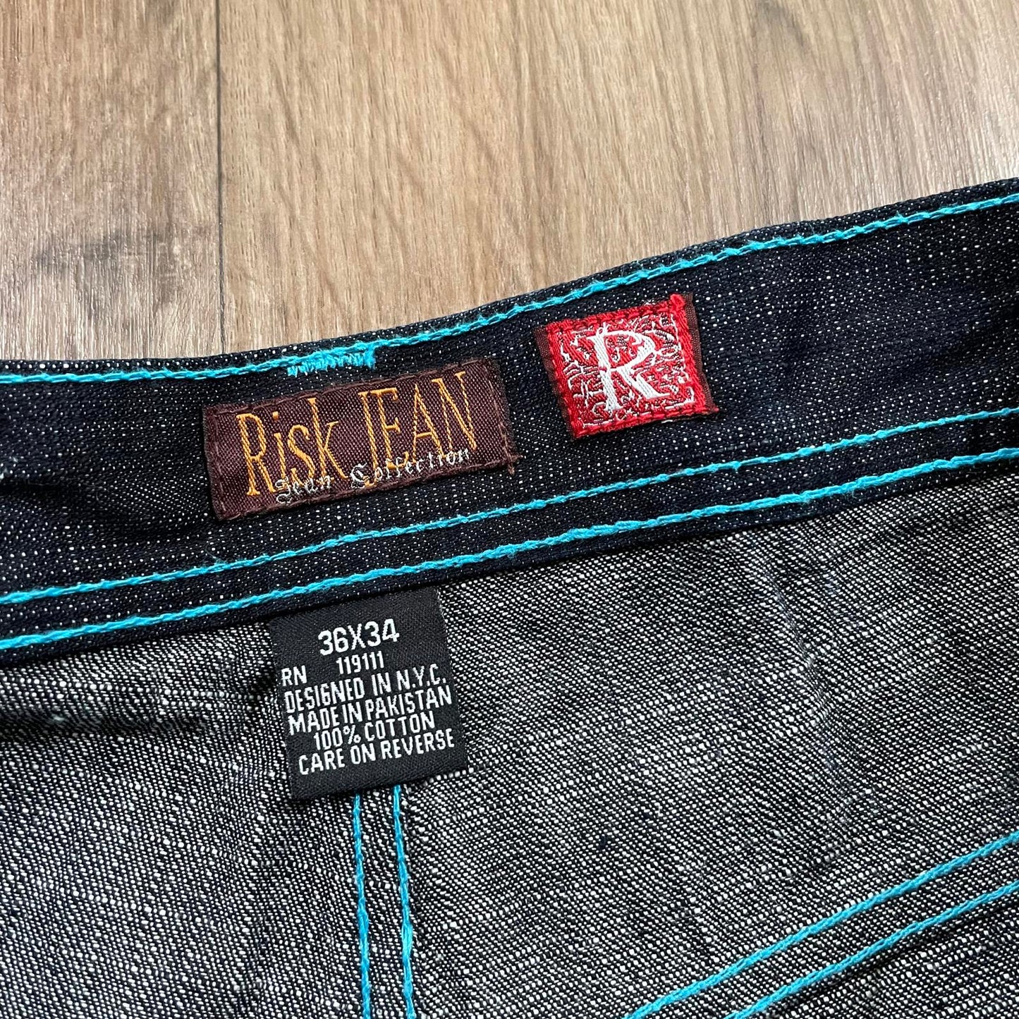 Risk Jean Blue Embroidered Black Jean