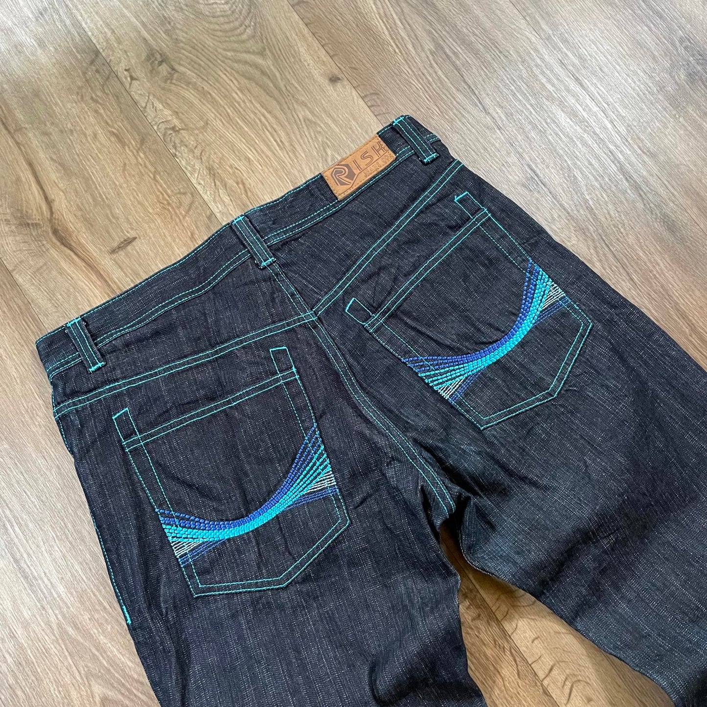 Risk Jean Blue Embroidered Black Jean