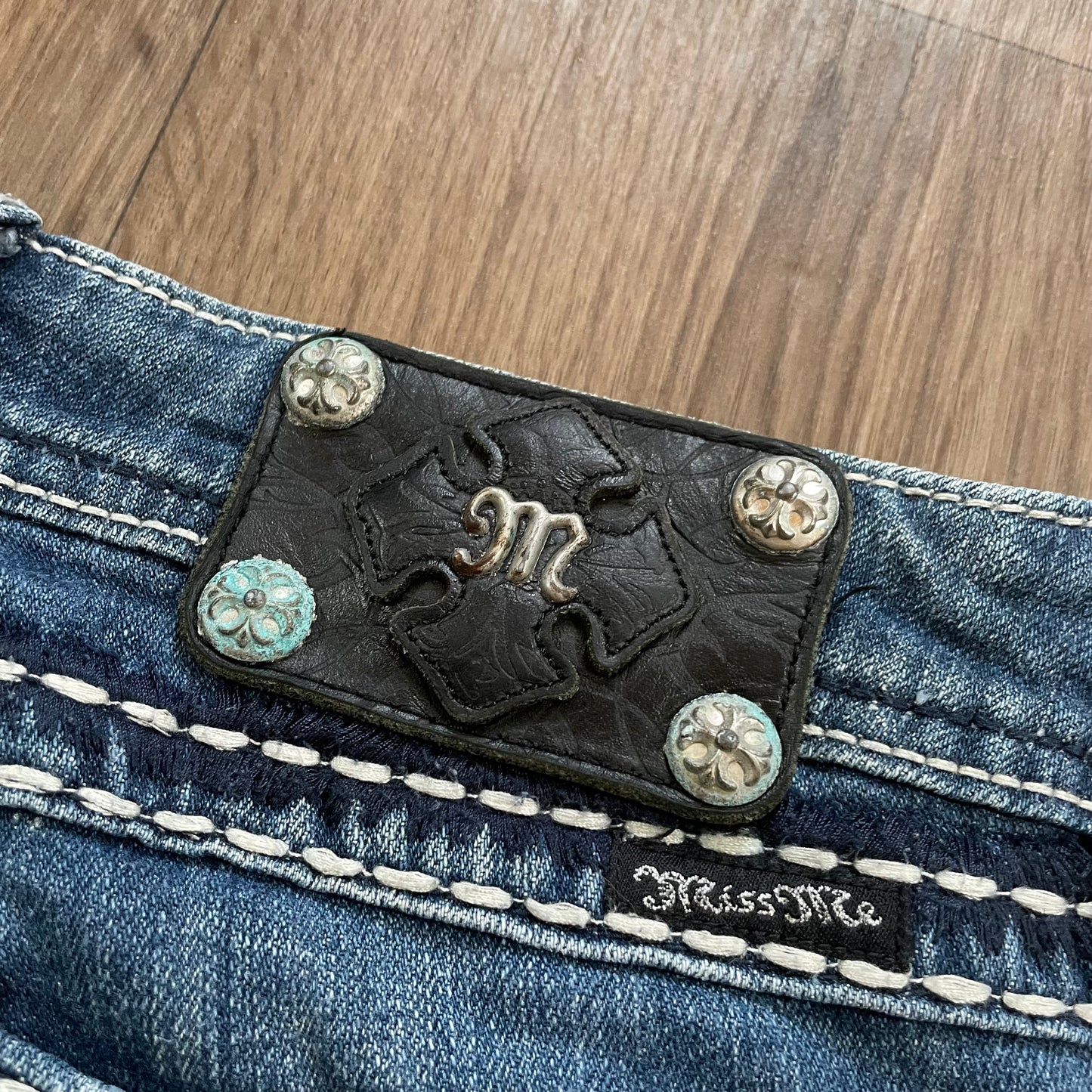 Miss Me Ripped Detail Straight Jean