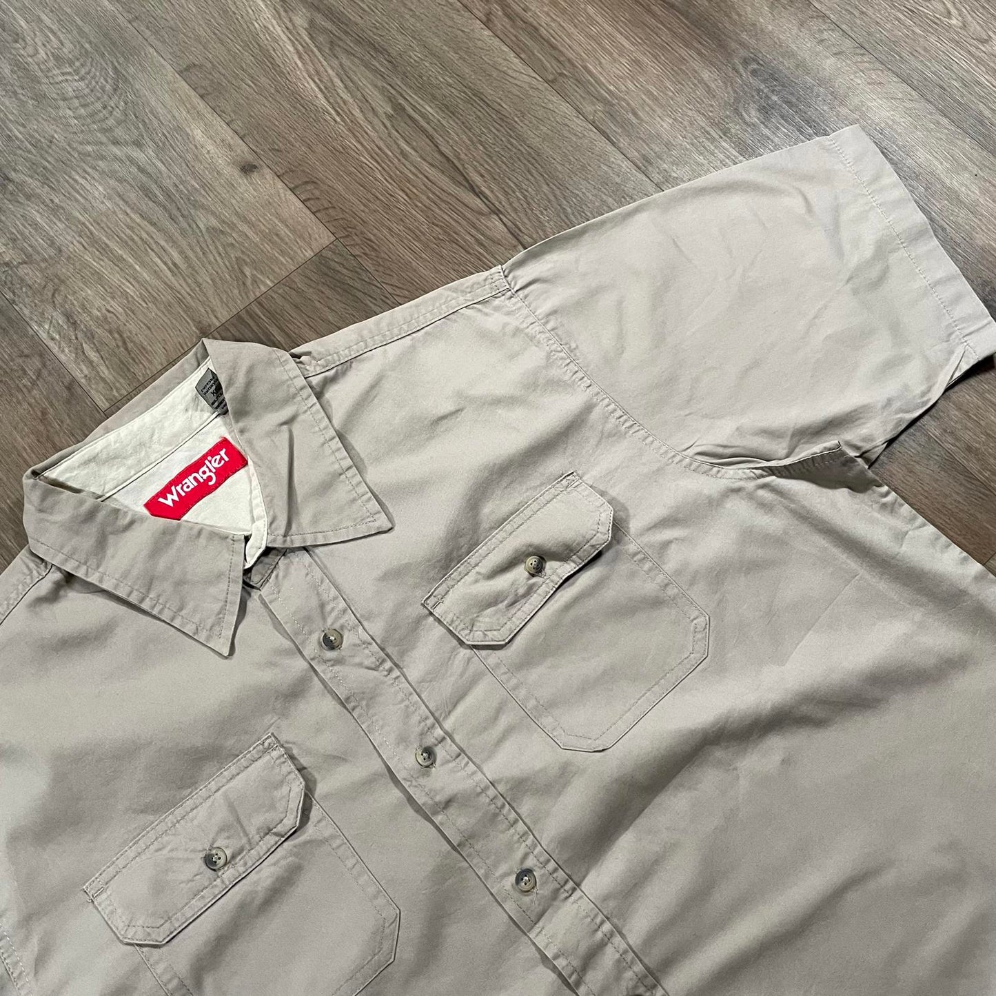 Wrangler Cream Button Up Short Sleeve Shirt