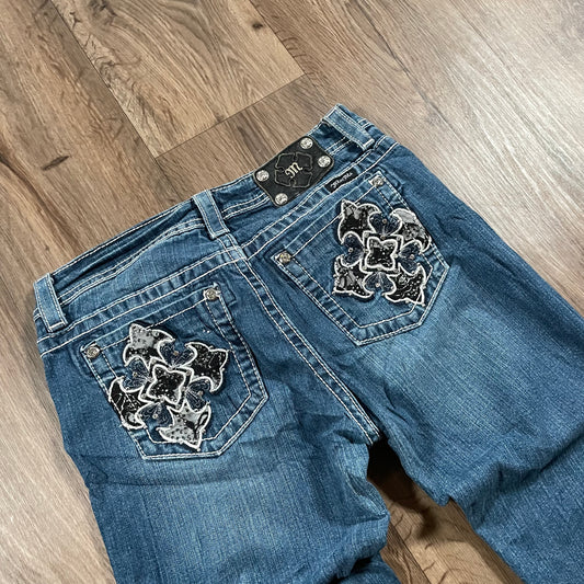 Miss Me Flower Detail Capri Jeans