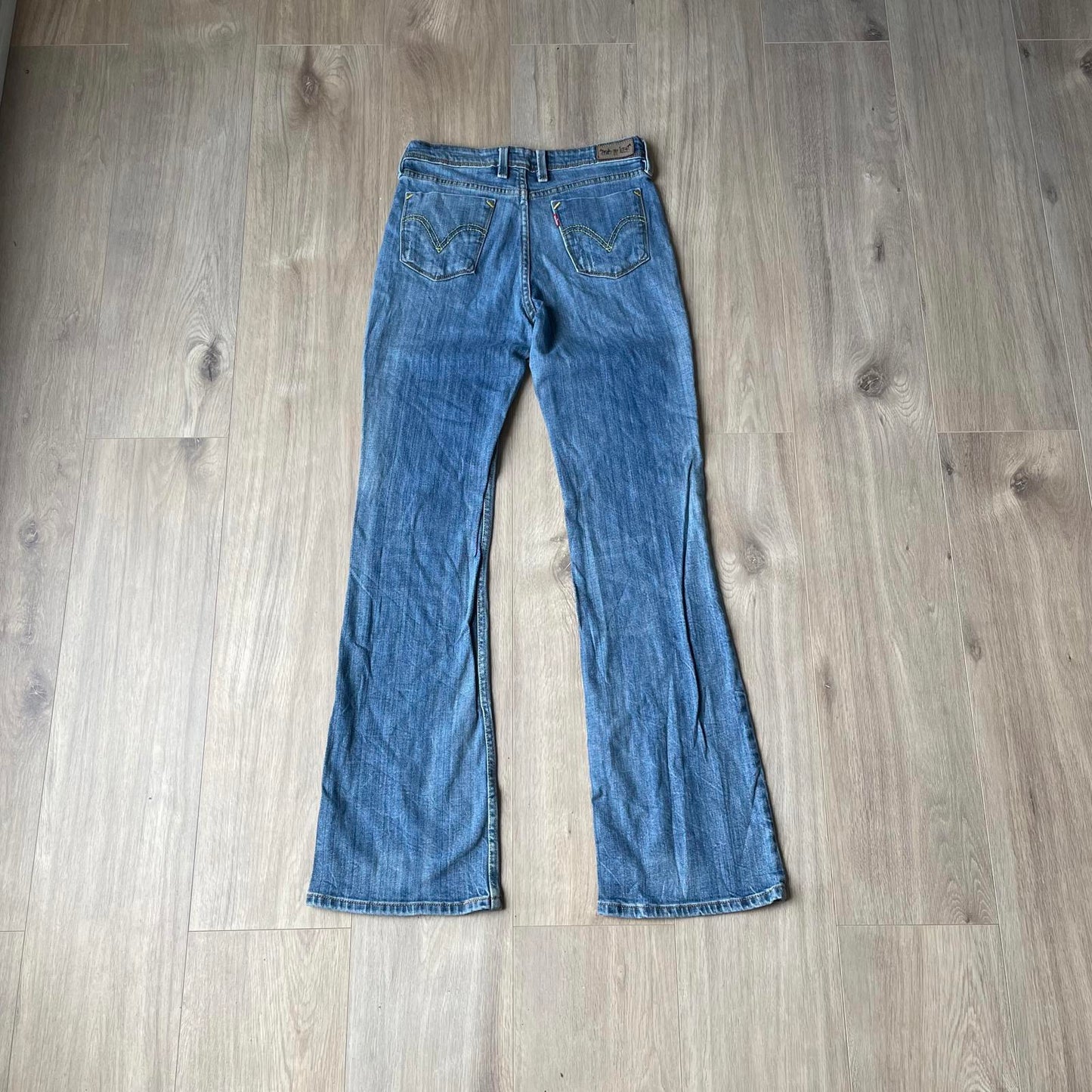 Levi’s Embroidered Boot Cut Jeans Y2K Style W28 L32
