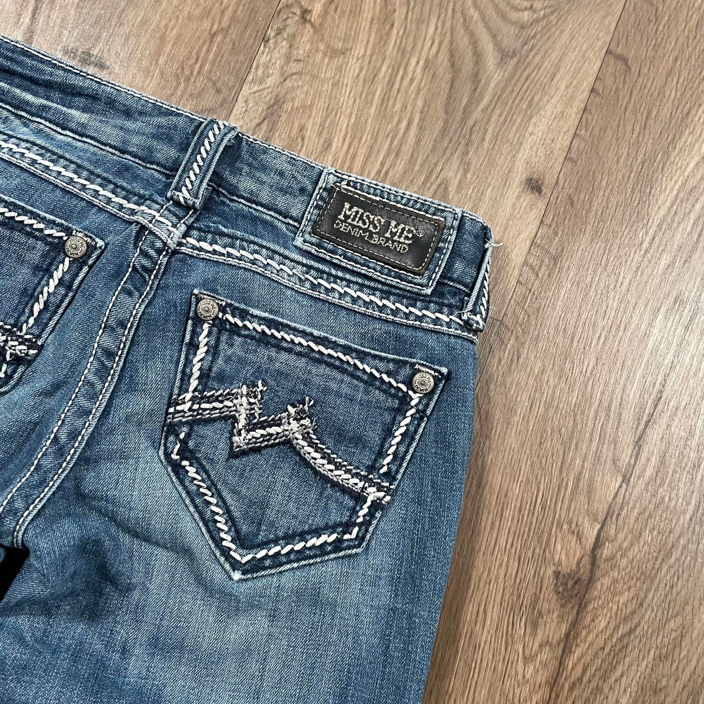 Miss Me Embroidered Detail Straight Jeans