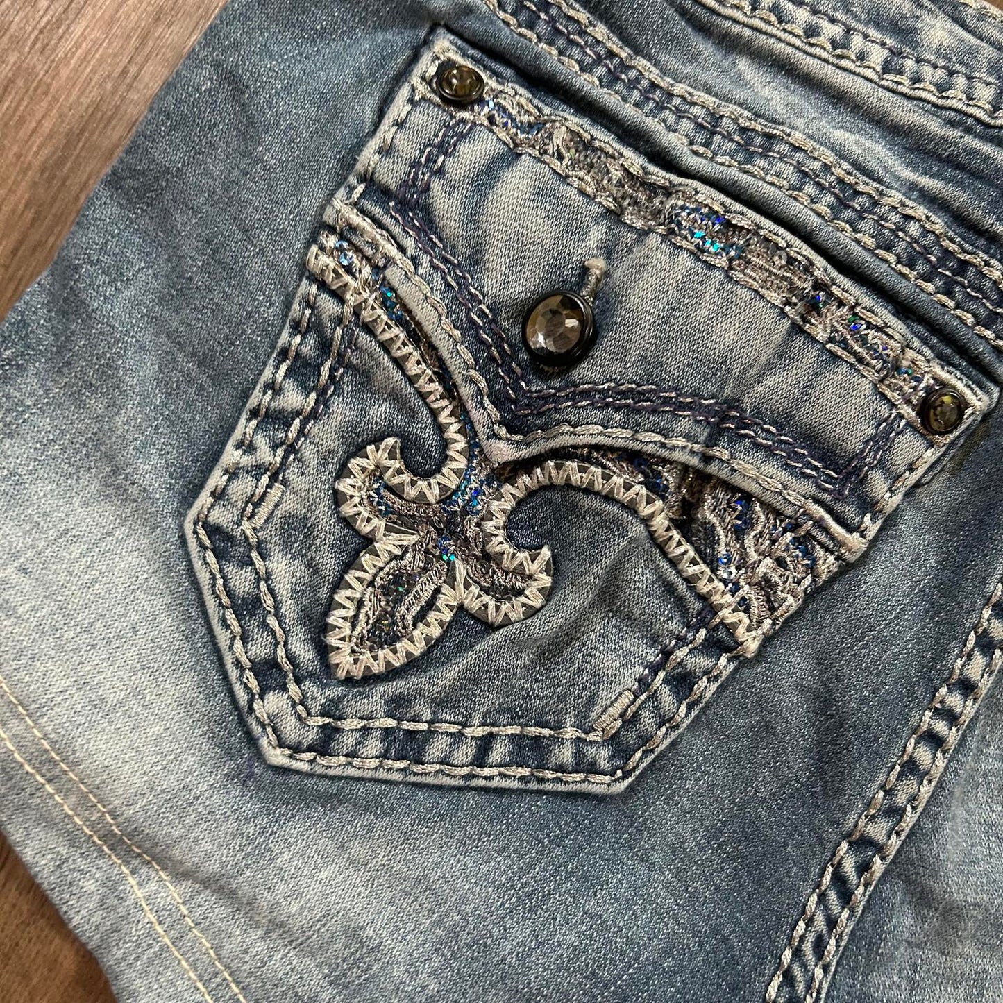Rock Revival Mid Rise Shorts