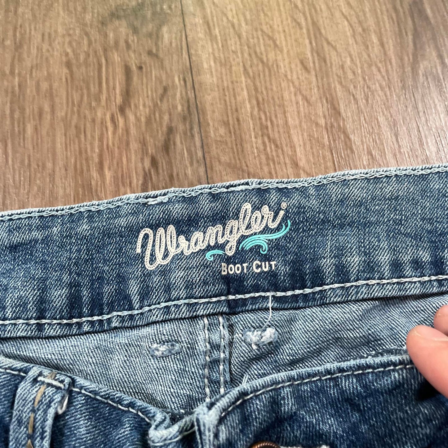 Wrangler Boot Cut Jeans Embroidered Pockets